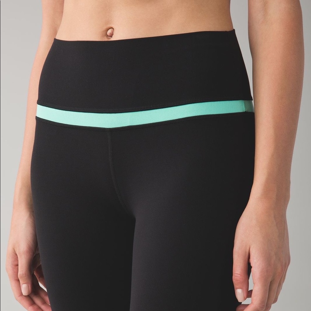 ISO Lululemon Align Original in Black/Menthol